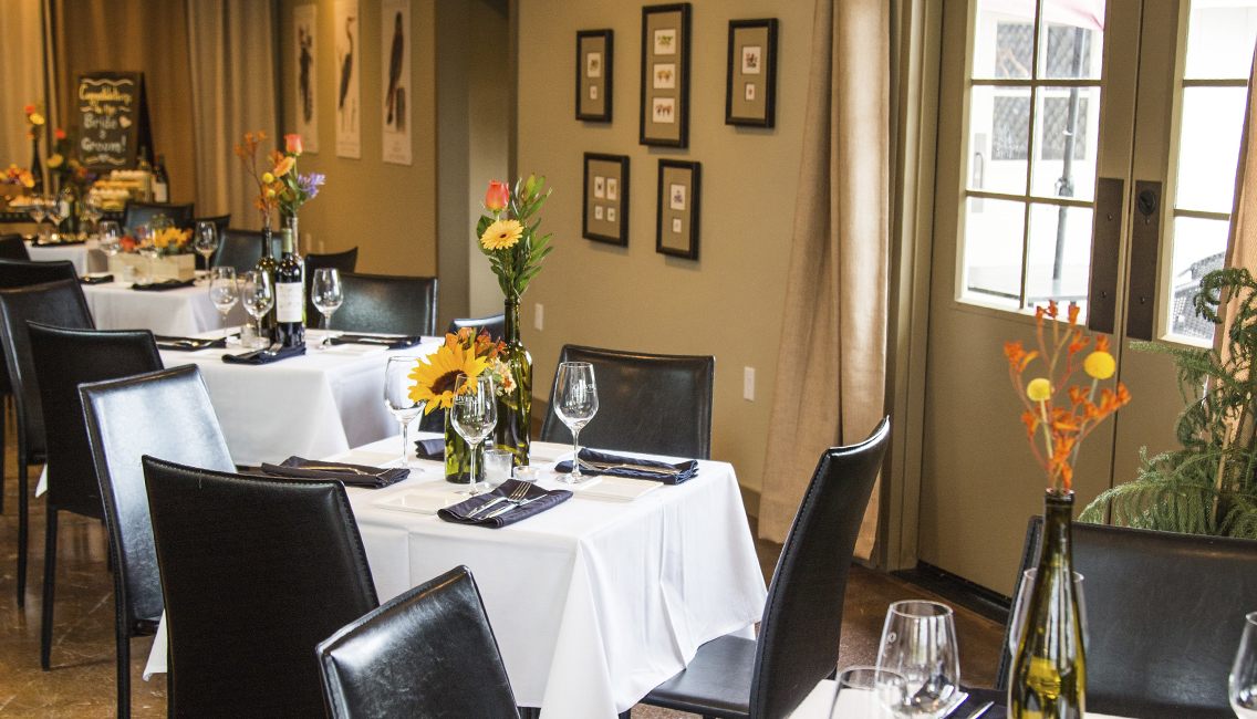 Intimate seating and table arrangements for your event.