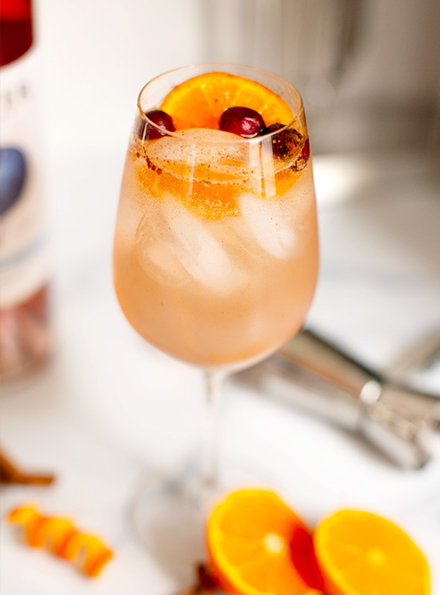 Oliver Blueberry Moscato gets a holiday twist in the Cinnaberry Spritz, for a delicious sparkling, citrusy cocktail.