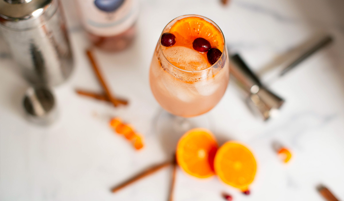 Oliver Blueberry Moscato gets a holiday twist in the Cinnaberry Spritz, for a delicious sparkling, citrusy cocktail.